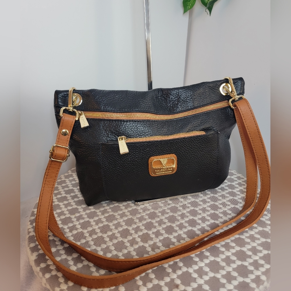 ♥️ EUC Valentina Pebble Crossbody bag